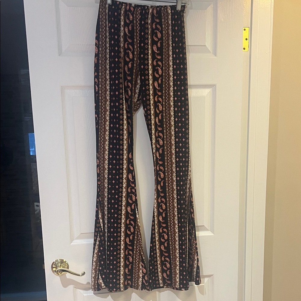 Tres Bien Black Multicolor Paisley Flare Pants